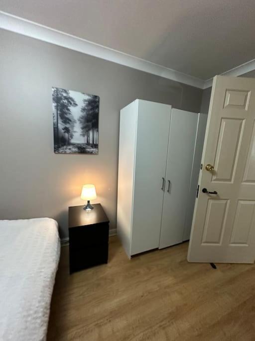 A 2 Standard Bedrooms Flat Londýn Exteriér fotografie