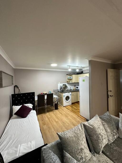 A 2 Standard Bedrooms Flat Londýn Exteriér fotografie